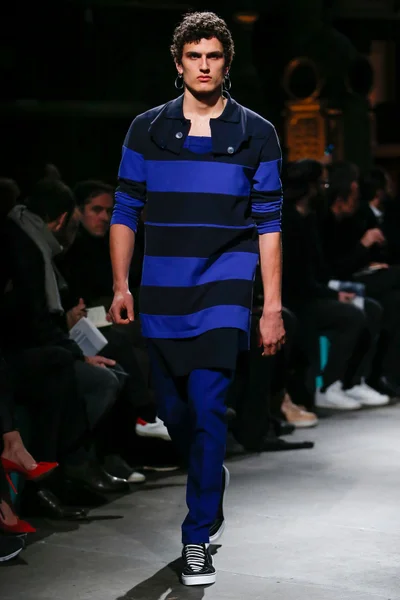 Look 43